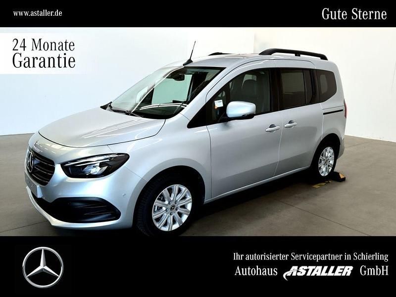 Helvinsilber metallic Gebraucht 2024 Mercedes T180 Progressive Van / Kleinbus | 28.399 € (Fairer Preis) - Bild 1/4