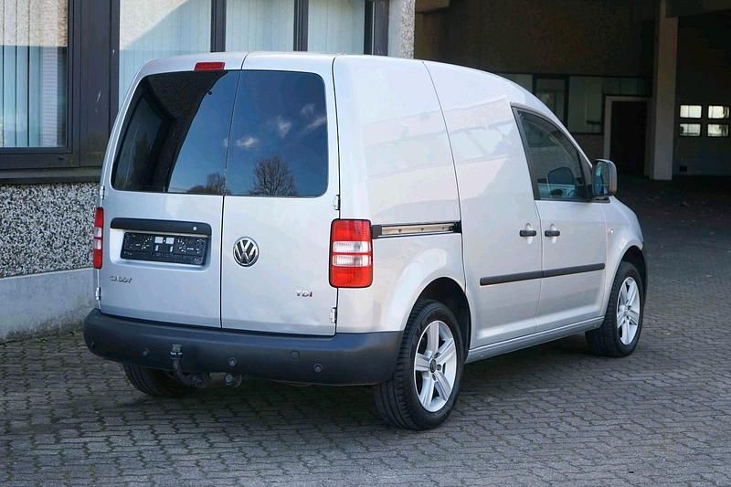 Usata VW Caddy 102 CV (75 kW) 2012 Argento Monovolume