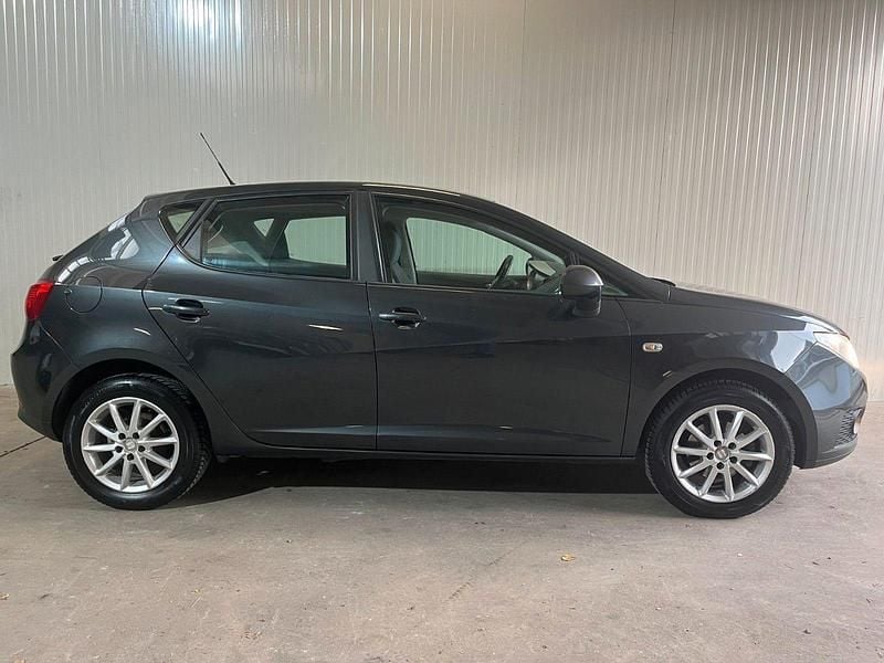 Grau Gebraucht 2011 Seat Ibiza Stylance Kleinwagen | 2.999 € (Superpreis) - Bild 1/4