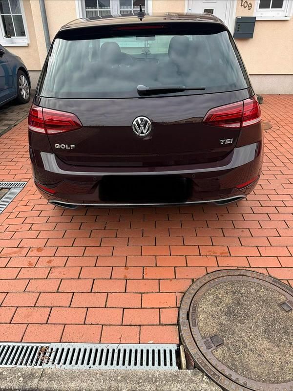 Gebraucht VW Golf VII Sound 110 PS (80 kW) 2017 Andere farben Kleinwagen