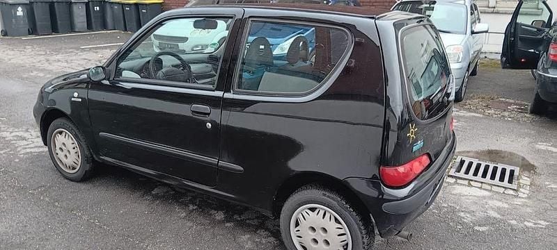 Gebraucht Fiat Seicento 54 PS (39 kW) 2001 Schwarz Kleinwagen