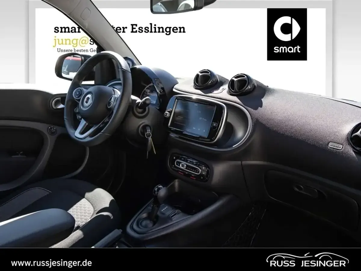 Gebraucht Smart ForTwo Coupé Passion 60 kW (82 PS) 2024 Bodypanels in carmine red (met Kleinwagen