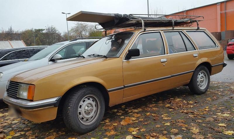 Brugt Opel Rekord 60 HK (44 kW) 1978 Guld Stationcar