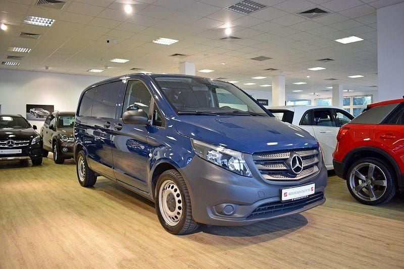 Gebraucht Mercedes Vito 190 PS (139 kW) 2019 Blau Van