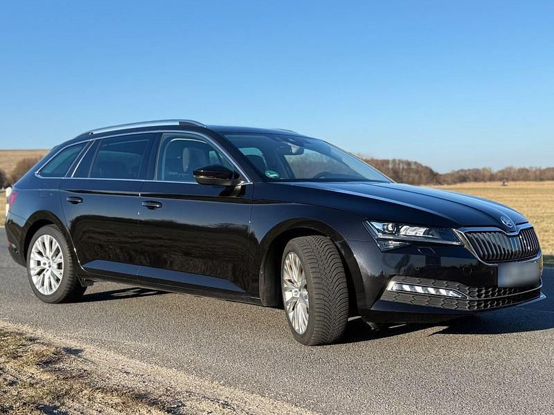 Gebraucht Skoda Superb Style 190 PS (139 kW) 2019 Schwarz Kombi