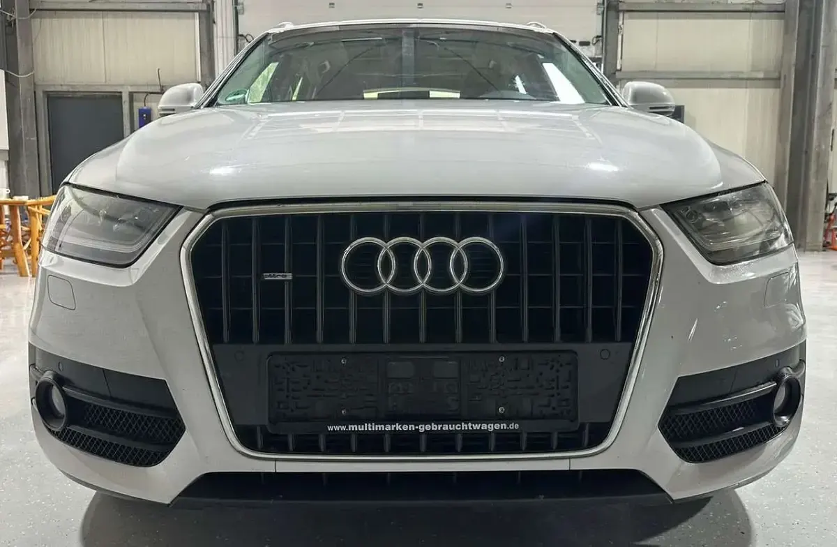 Gebraucht Audi Q3 177 PS (130 kW) 2012 Gletscherweiss metallic SUV
