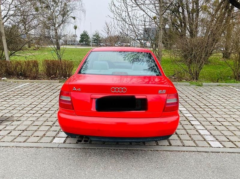 Gebraucht Audi A4 150 PS (110 kW) 1997 Rot Limousine