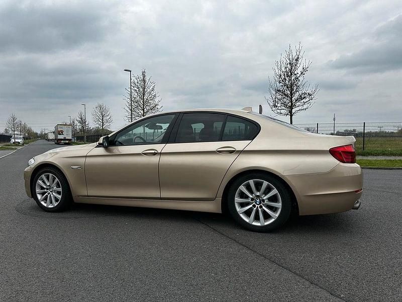 Gebraucht BMW 523 204 PS (150 kW) 2011 Gold Limousine