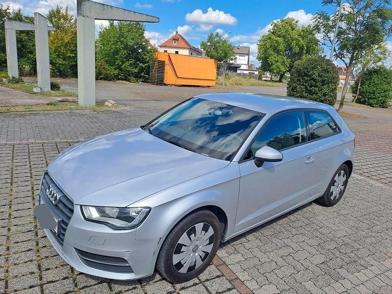 Gebraucht Audi A3 Attraction 150 PS (110 kW) 2013 Silber Limousine