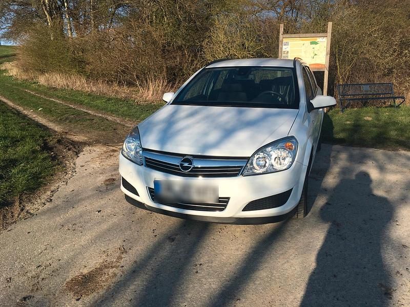 Gebraucht Opel Astra 90 PS (66 kW) 2009 Weiß Kombi