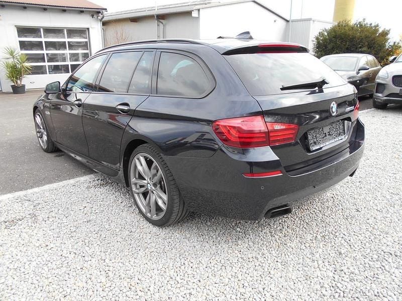 Gebraucht BMW M550 Performance 381 PS (280 kW) 2015 Blau Limousine