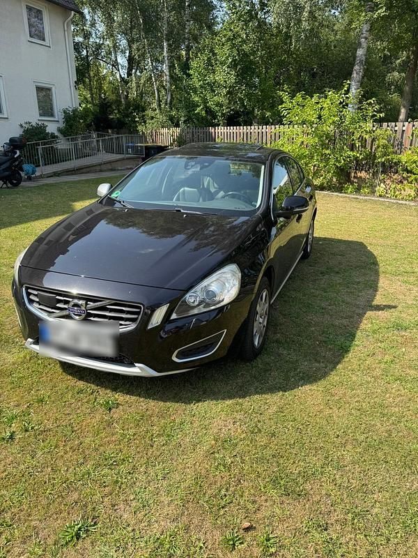 Gebraucht 2010 Volvo S60 Limousine | 8.200 € (Etwas zu teuer) - Bild 1/4