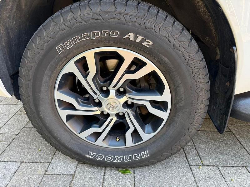 Gebraucht Toyota HiLux 150 PS (110 kW) 2018 Weiß Pickup