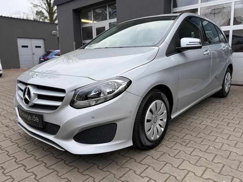 Gebraucht Mercedes B180 122 PS (89 kW) 2015 Silber Van / Kleinbus