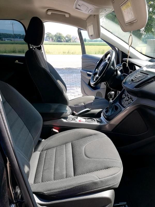 Gebraucht Ford Kuga 150 PS (110 kW) 2015 Schwarz SUV