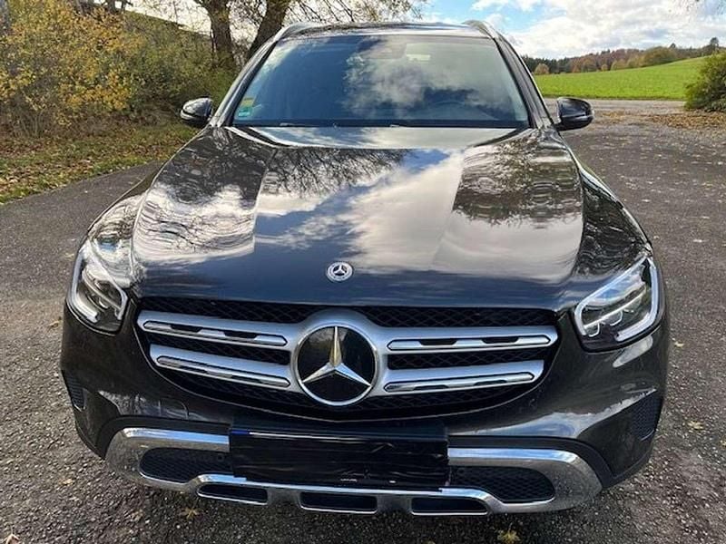 Schwarz Gebraucht 2022 Mercedes GLC300e SUV | 36.400 € (Guter Preis) - Bild 1/4