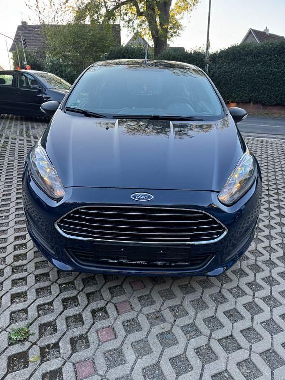 Gebraucht Ford Fiesta 60 PS (44 kW) 2015 Blau Kleinwagen