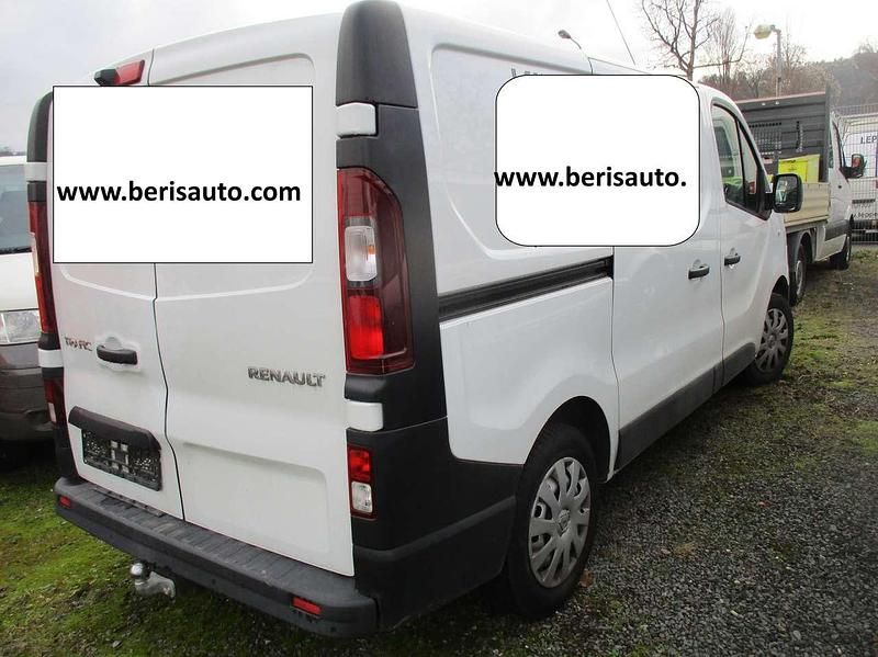 Gebraucht Renault Trafic Komfort 95 PS (69 kW) 2018 Gletscherweiss Van / Kleinbus
