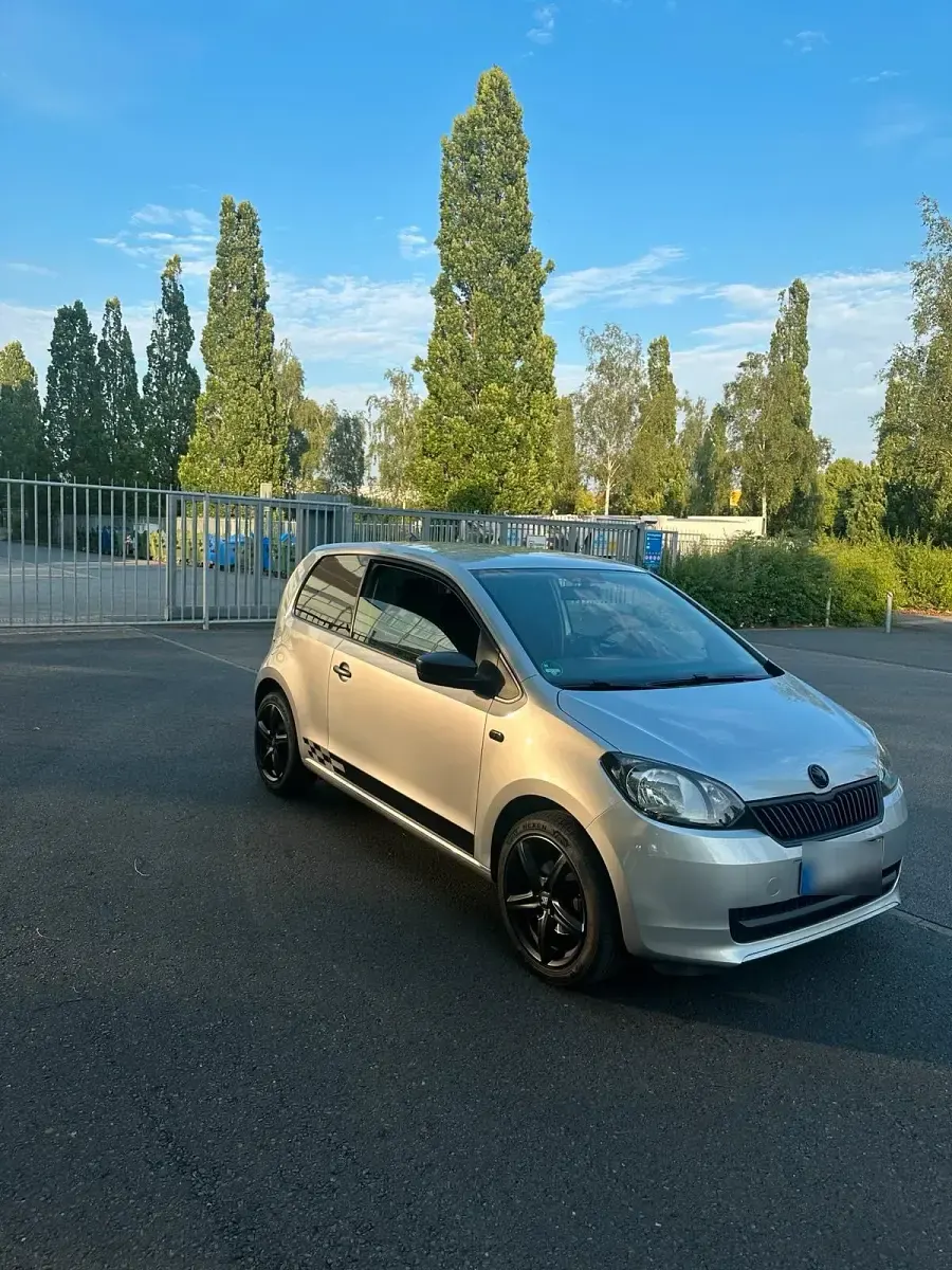Gebraucht Skoda Citigo 60 PS (44 kW) 2015 Silber Kleinwagen