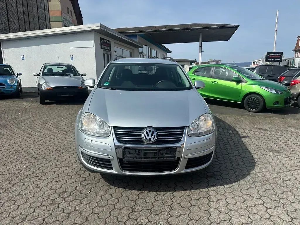 Usata VW Golf VI Trendline 105 CV (77 kW) 2009 Argento Utilitaria