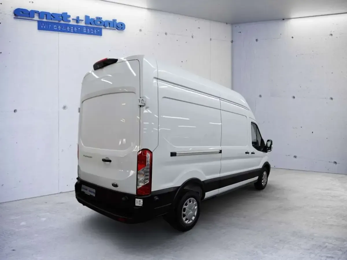 Używany Ford Transit Trend 131 KM (96 kW) 2024 Biały Pickup