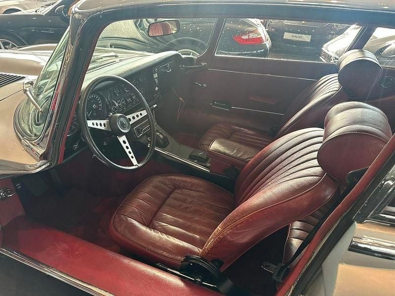 Second-hand Jaguar E-Type 268 CP (197 kW) 1972 Argintiu Coupe