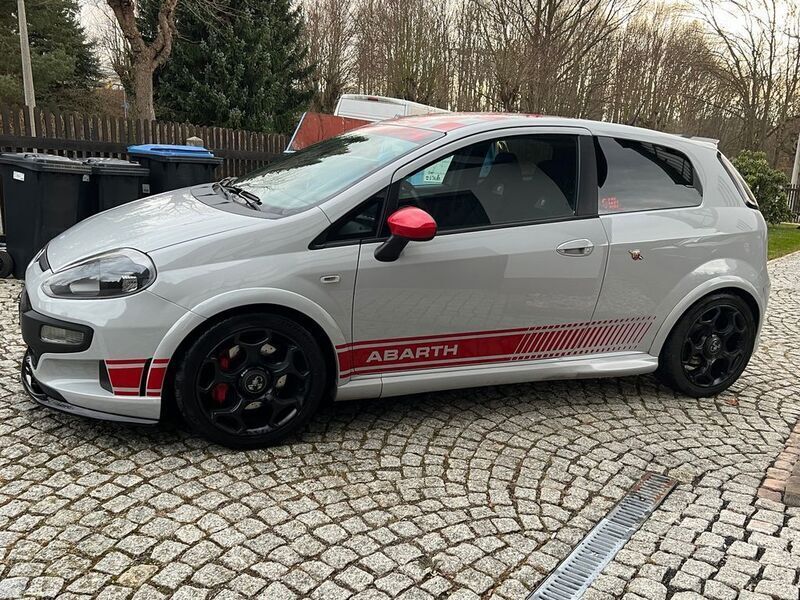 Grau Gebraucht 2012 Abarth Punto Evo Kleinwagen | 8.500 € - Bild 1/4