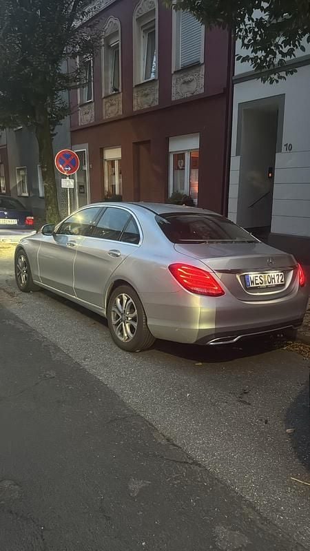 Silber Gebraucht 2017 Mercedes C220 Limousine | 17.500 € (Superpreis) - Bild 1/4