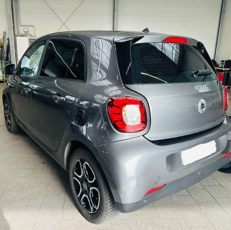 Gebraucht Smart ForFour Prime 90 PS (66 kW) 2019 Grau Kleinwagen