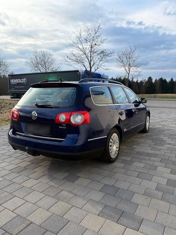 Gebraucht VW Passat 104 PS (76 kW) 2010 Blau Kombi