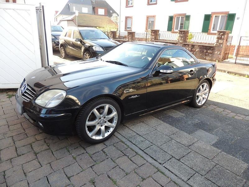 Gebraucht Mercedes SLK200 120 PS (88 kW) 2001 Schwarz Cabrio