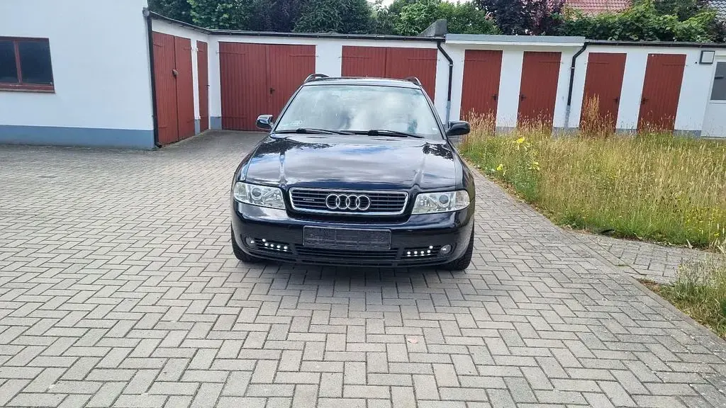 Gebraucht Audi A4 101 PS (74 kW) 1999 Schwarz Kombi