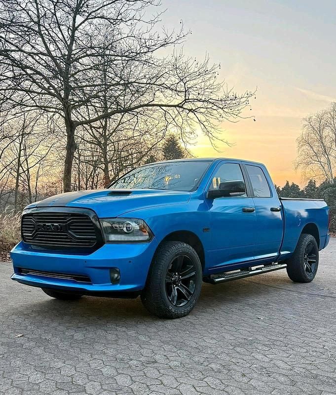 Gebraucht Dodge Ram 401 PS (294 kW) 2014 Blau Abholung