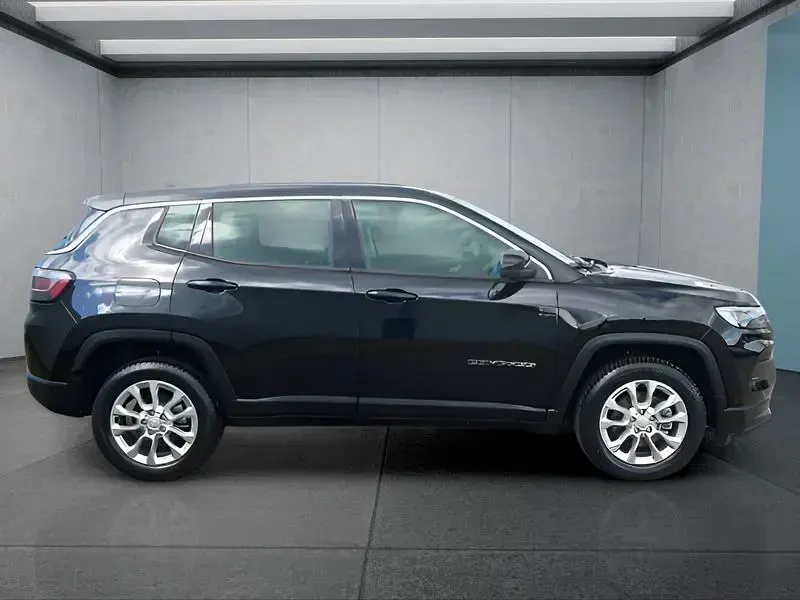Gebraucht Jeep Compass Altitude 131 PS (96 kW) 2024 Schwarz SUV