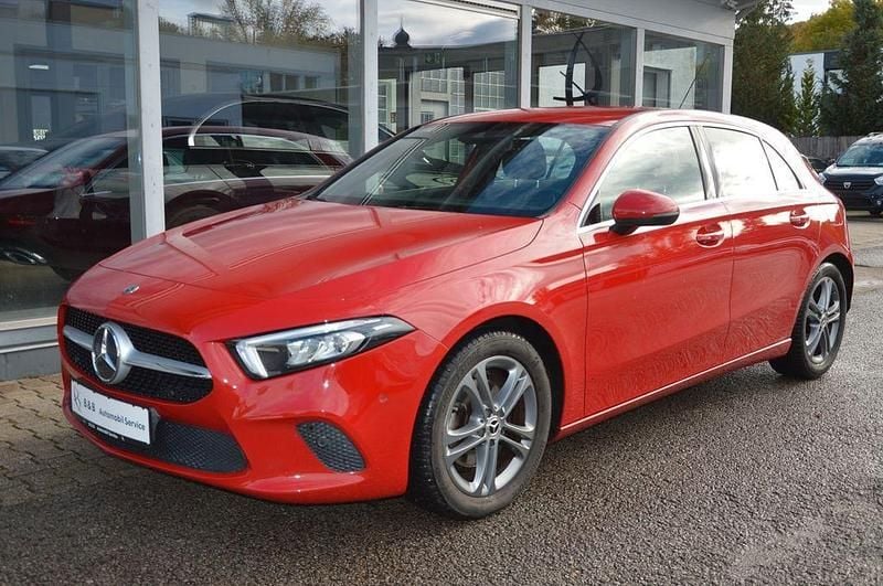 Rot Gebraucht 2019 Mercedes A200 Progressive Limousine | 17.990 € (Guter Preis) - Bild 1/4