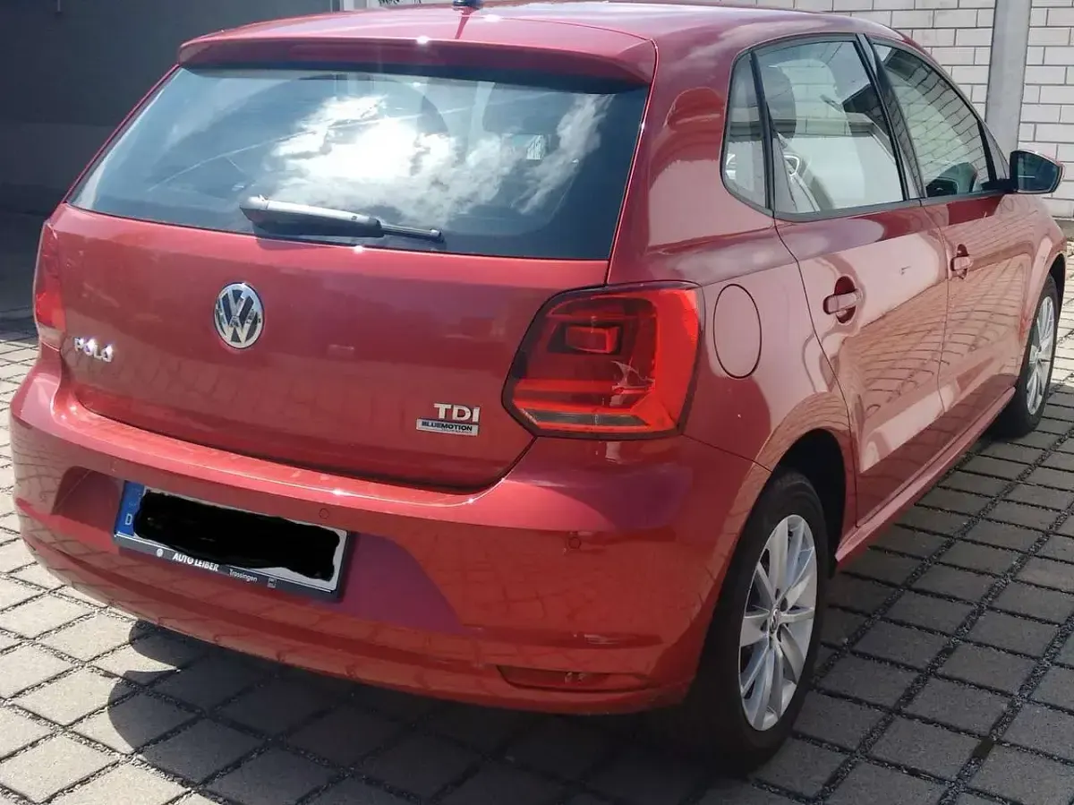Gebraucht VW Polo 75 PS (55 kW) 2014 Rot Limousine