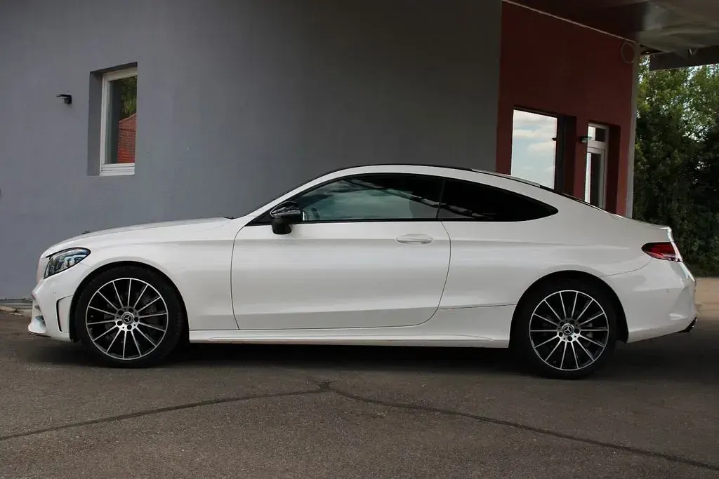Gebraucht Mercedes C400 AMG line 333 PS (244 kW) 2018 Weiß Coupé
