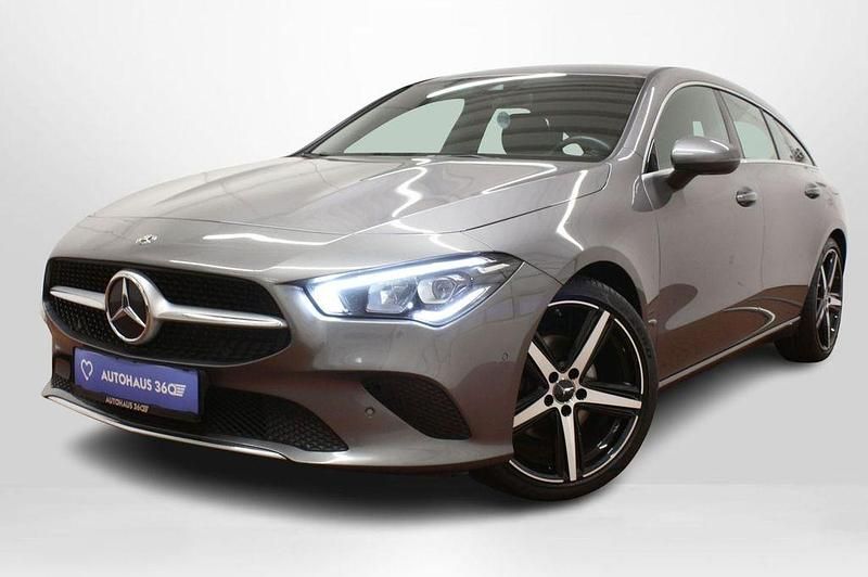 Grau Gebraucht 2020 Mercedes CLA200 Shooting Brake Kombi | 22.500 € (Fairer Preis) - Bild 1/4
