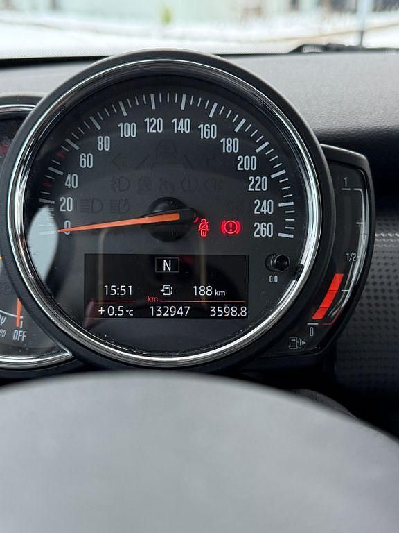 Gebraucht Mini Cooper 136 PS (100 kW) 2019 Weiß Kleinwagen