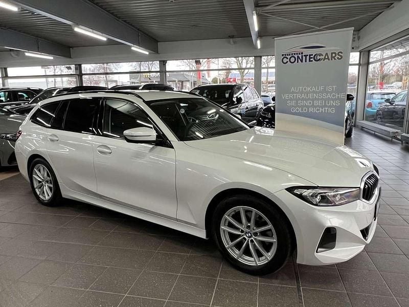 Gebraucht BMW 320 Shadowline 190 PS (139 kW) 2023 Mineralweiss Kombi