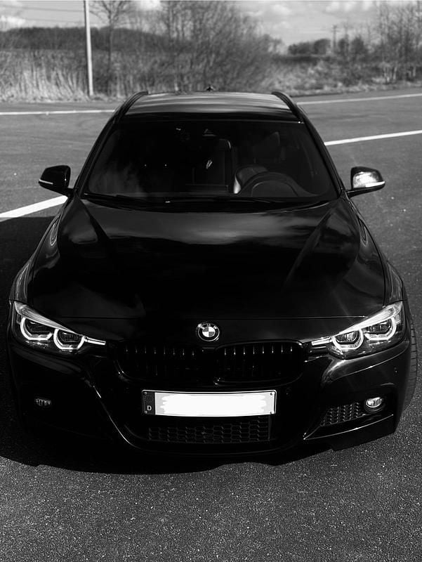 Schwarz Gebraucht 2017 BMW 340 M Performance Kombi | 39.000 € (Fairer Preis) - Bild 1/4