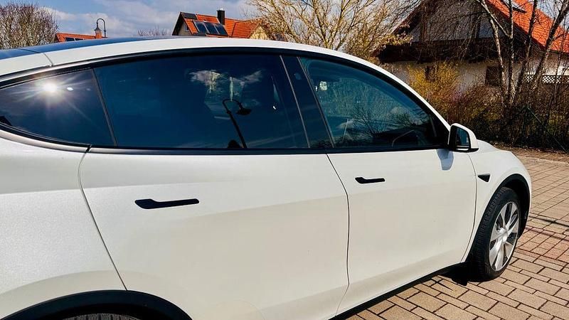 Gebraucht Tesla Model Y Standard Range 216 kW (295 PS) 2023 Weiß SUV