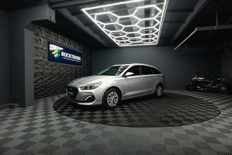 Gebraucht Hyundai i30 Select 99 PS (72 kW) 2020 Silber Kombi