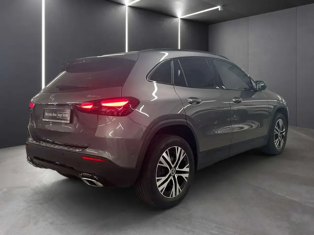Gebraucht Mercedes GLA220 Progressive 190 PS (139 kW) 2025 Grau SUV