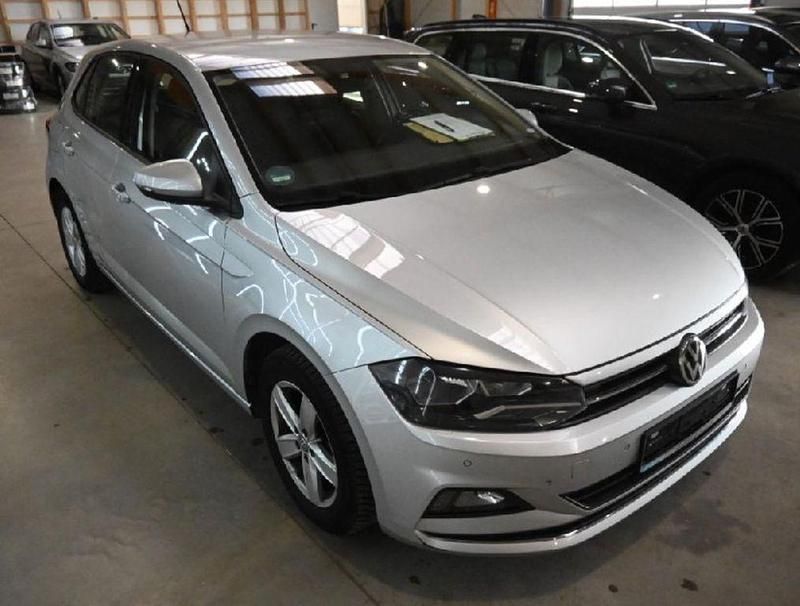 Gebraucht VW Polo Highline 95 PS (69 kW) 2019 Silber Kleinwagen