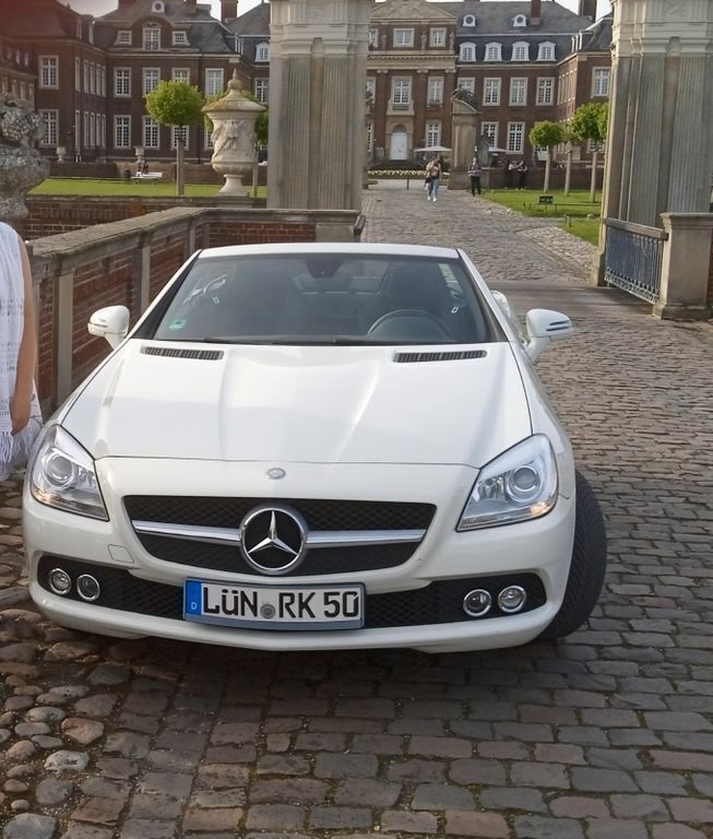 Weiß Gebraucht 2013 Mercedes SLK200 Cabrio | 15.555 € (Fairer Preis) - Bild 1/4