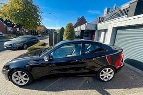 Schwarz Gebraucht 2006 Mercedes C230 Coupé | 9.500 € - Bild 1/4