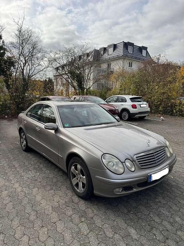 Gebraucht Mercedes E240 Elegance 177 PS (130 kW) 2003 Limousine