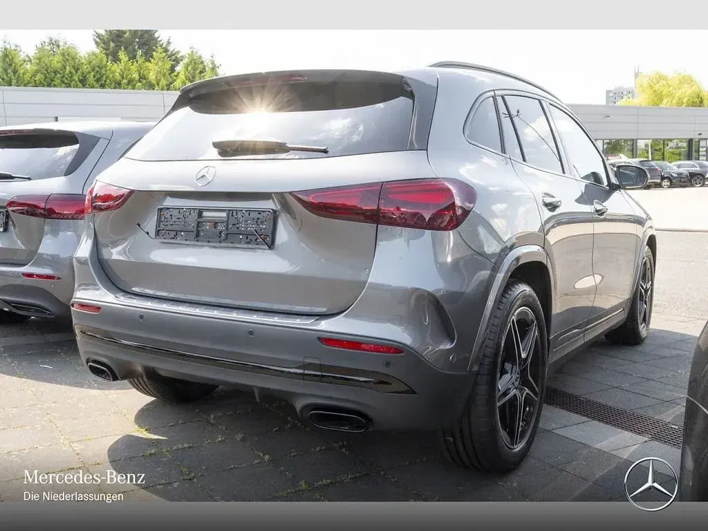 Gebraucht Mercedes GLA200 AMG 163 PS (119 kW) 2025 Grau SUV