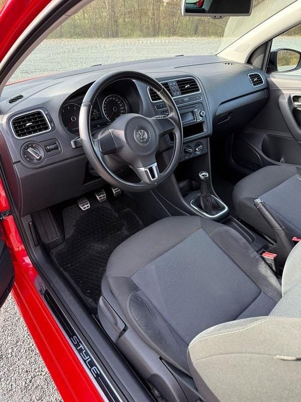 Gebraucht VW Polo Style 60 PS (44 kW) 2012 Rot Kleinwagen